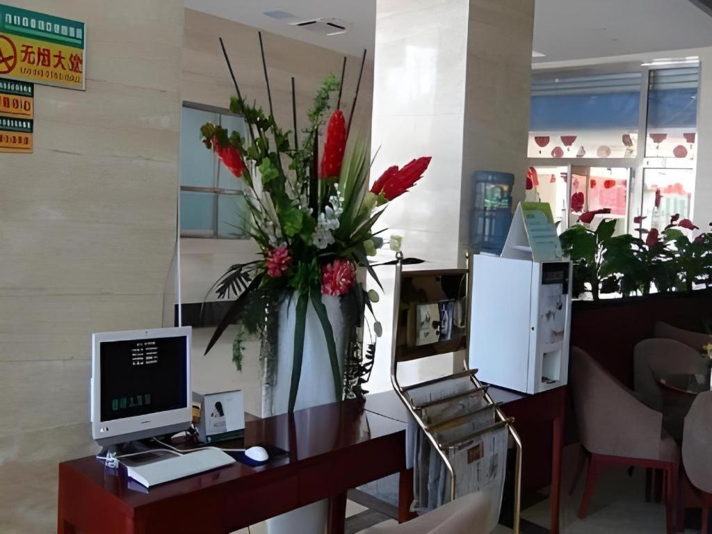 Greentree Inn Tianjin Wuqing Distric Bohai Market Екстер'єр фото